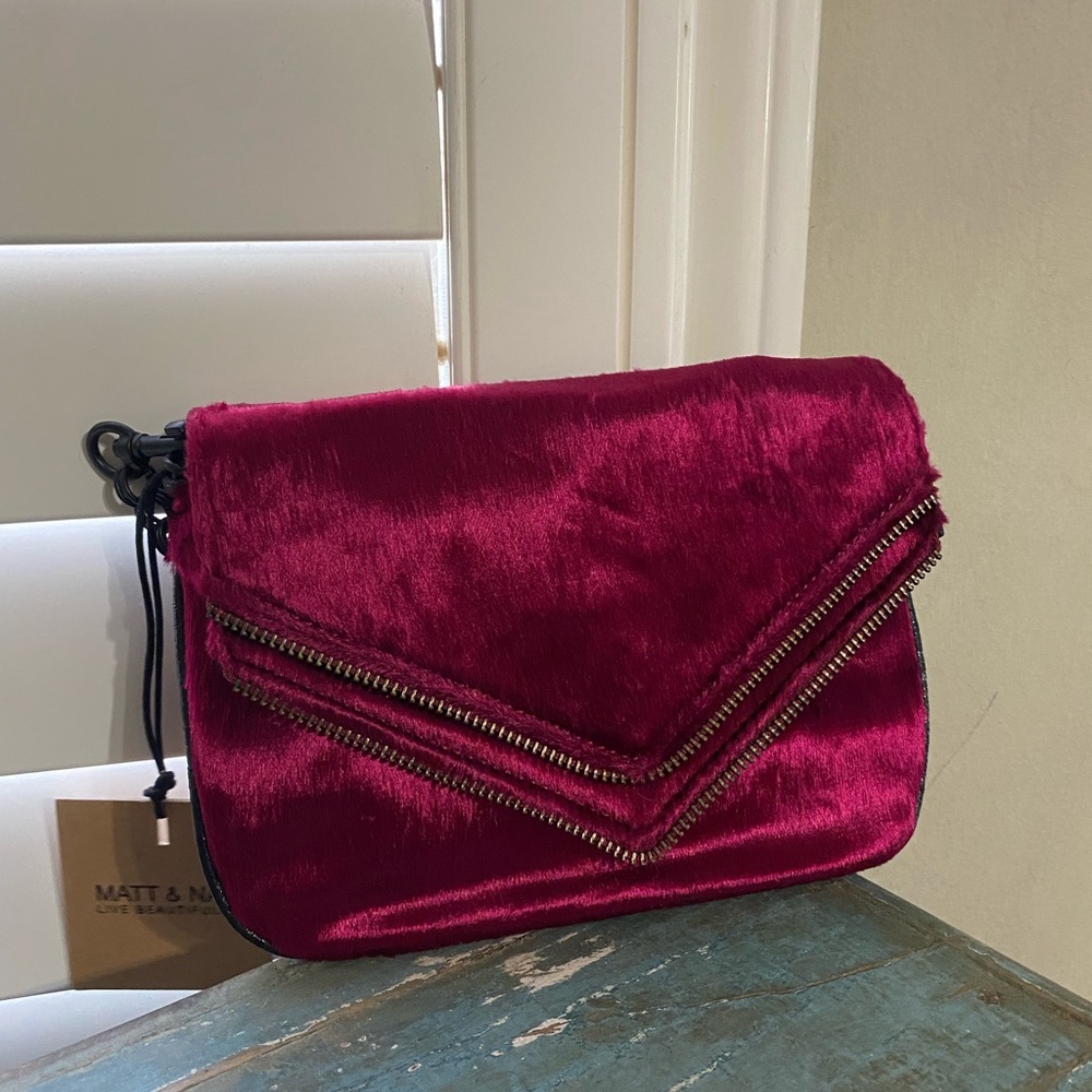 Women’s brand new Matt&Nat red clutch